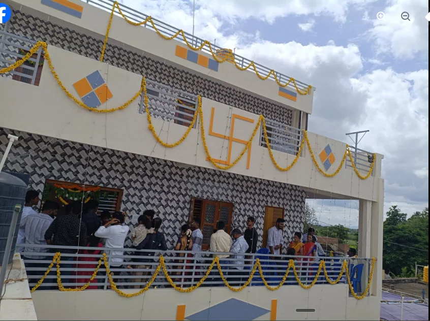 Decorated residential terrace with graphic grey patterns, curved motifs and an open railing.